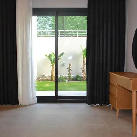 Ayayorgide Odalar Banyolu Sifir Villa *