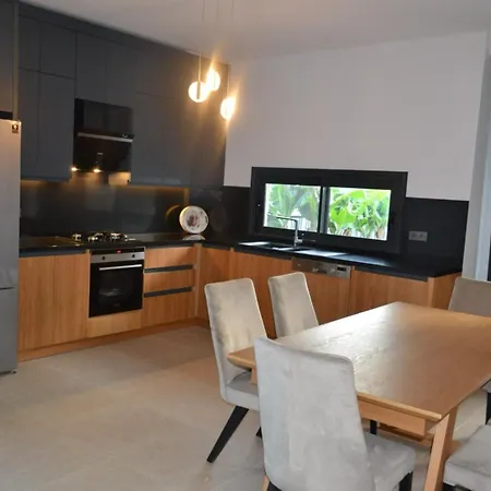 Villa Ayayorgide Odalar Banyolu Sifir *