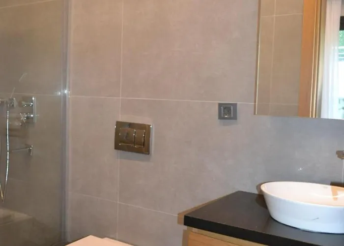 Ayayorgide Odalar Banyolu Sifir *